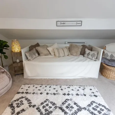 The Amazing Attik 스킵턴